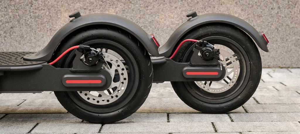 A nagyobb elektromos roller kerék a jobb vagy a kisebb? Fontosabb lehet a biztonság!